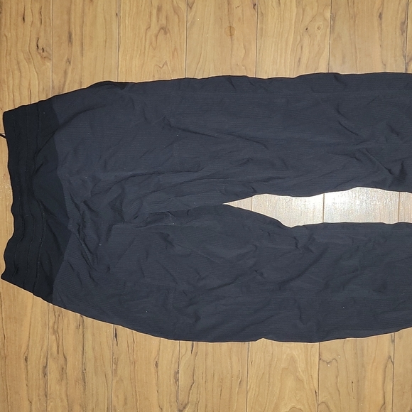 Lululemon pants - Picture 4 of 4